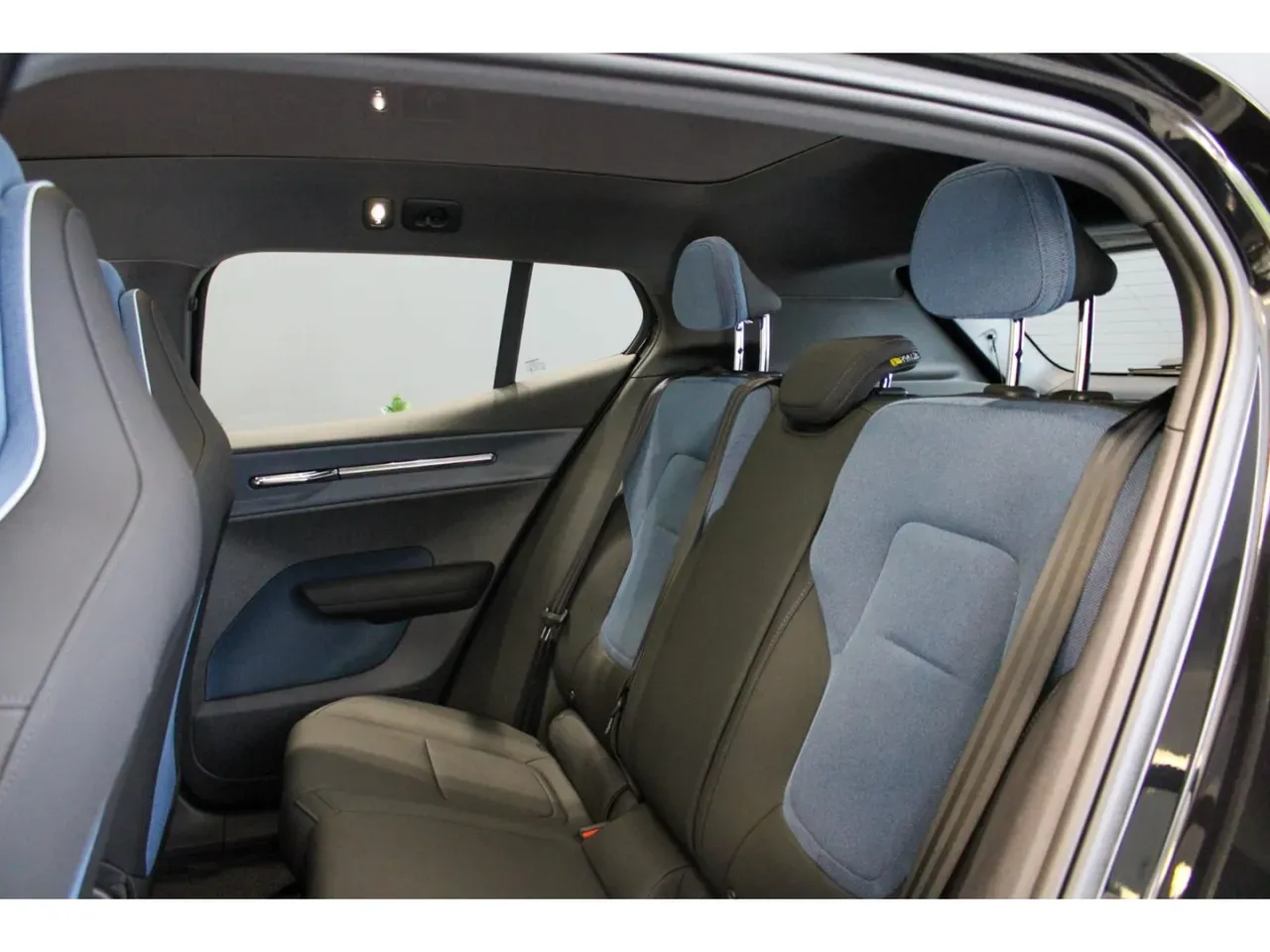 Volvo EX30 - Imagem 13