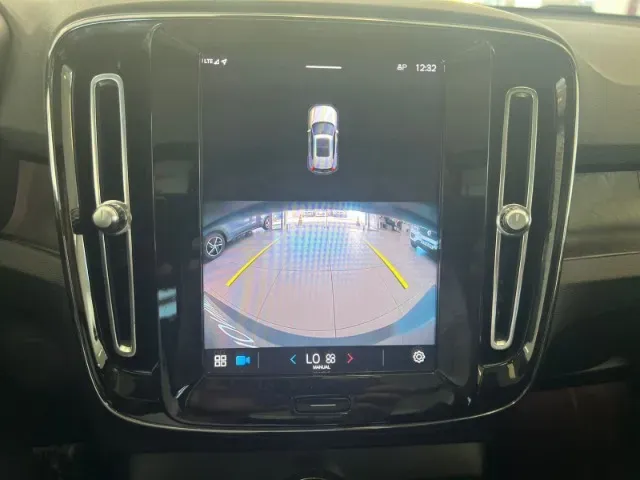 Volvo XC40 Recharge - Imagem 8