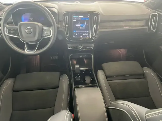 Volvo XC40 Recharge - Imagem 10