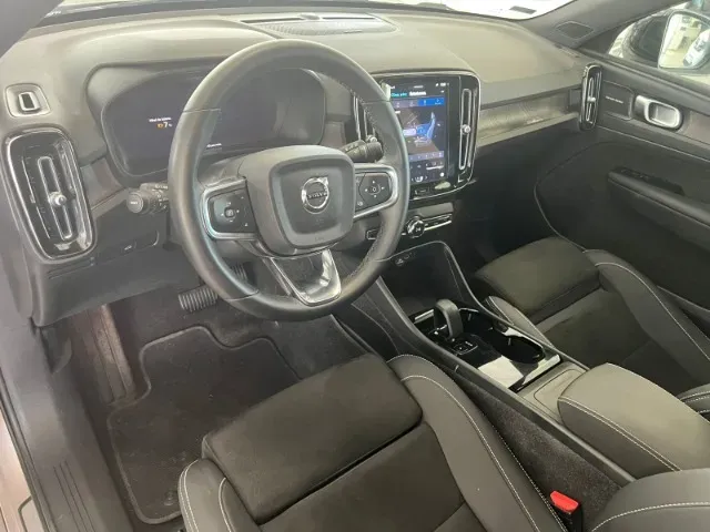 Volvo XC40 Recharge - Imagem 14