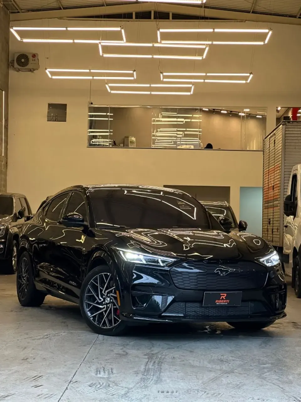 Ford Mustang Mach-e - Imagem 2