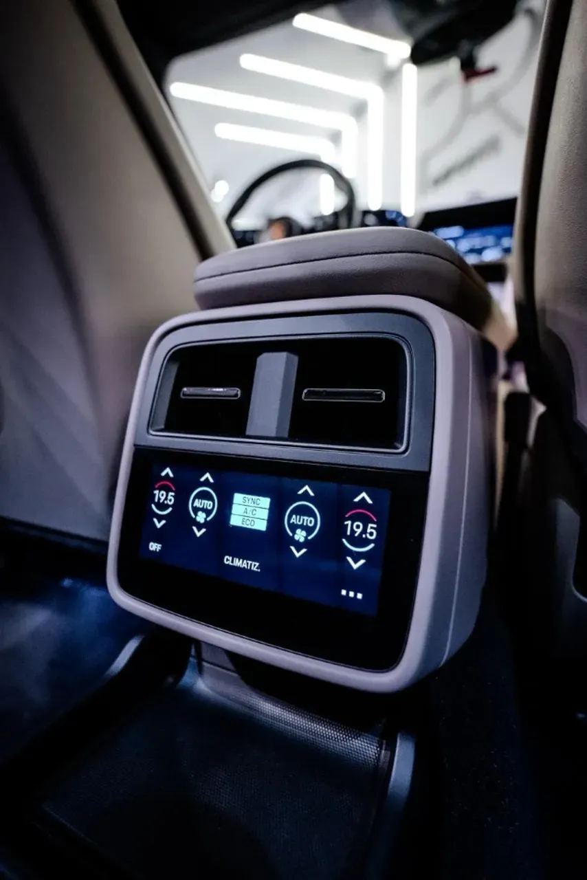 Porsche Taycan - Imagem 20