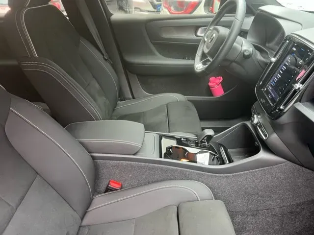 Volvo XC40 Recharge - Imagem 7