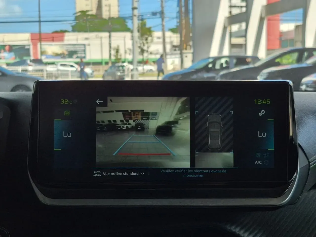 Peugeot E-2008 - Imagem 12