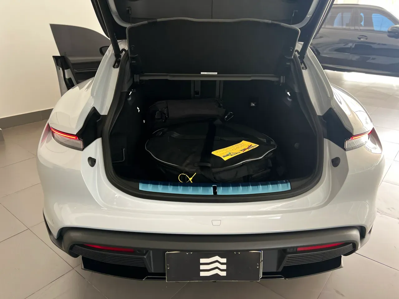 Porsche Taycan - Imagem 6