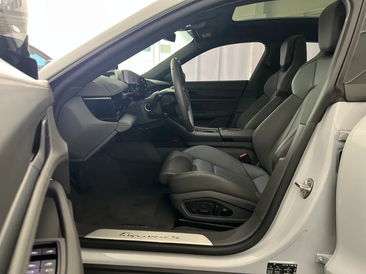 Porsche Taycan - Imagem 7