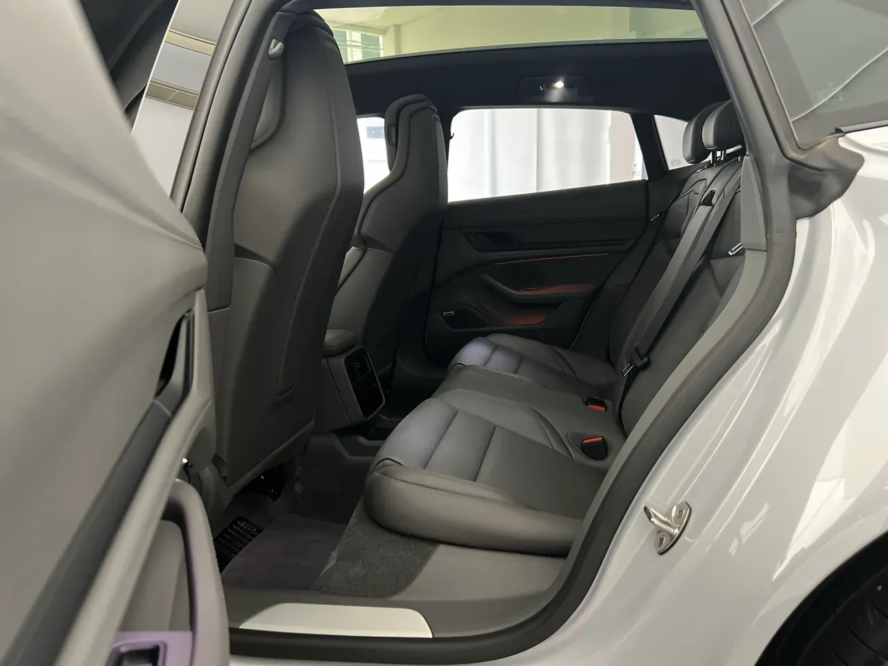 Porsche Taycan - Imagem 8