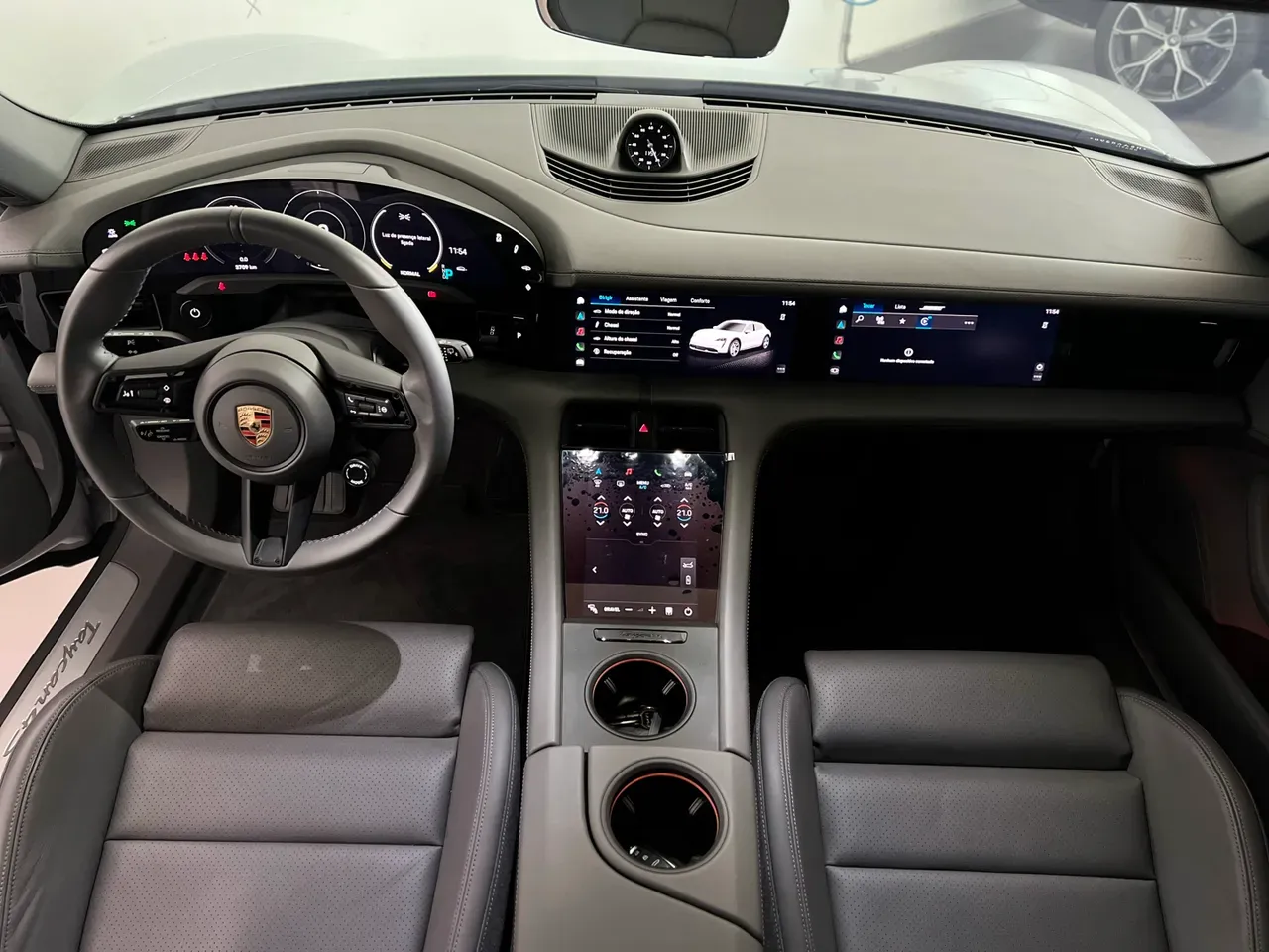 Porsche Taycan - Imagem 11