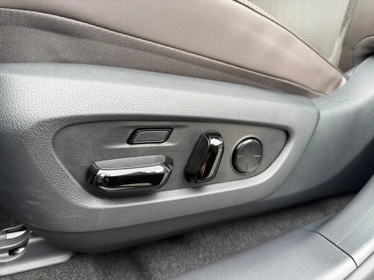 Lexus Nx 450h+ - Imagem 14