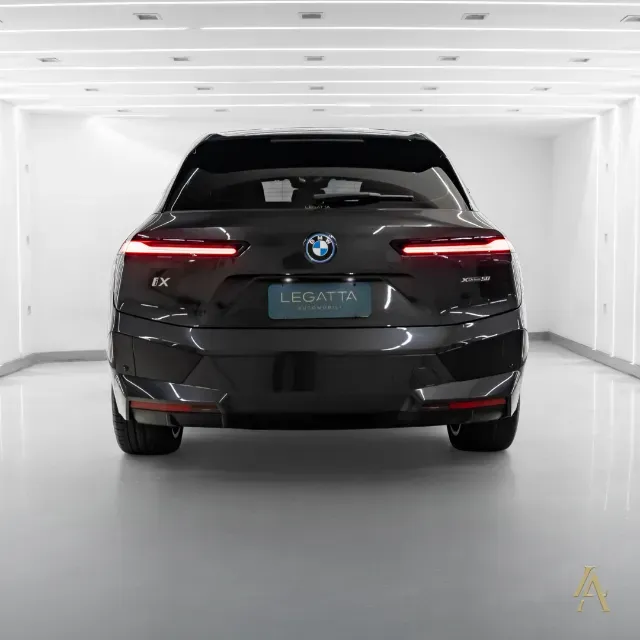 BMW Ix - Imagem 4