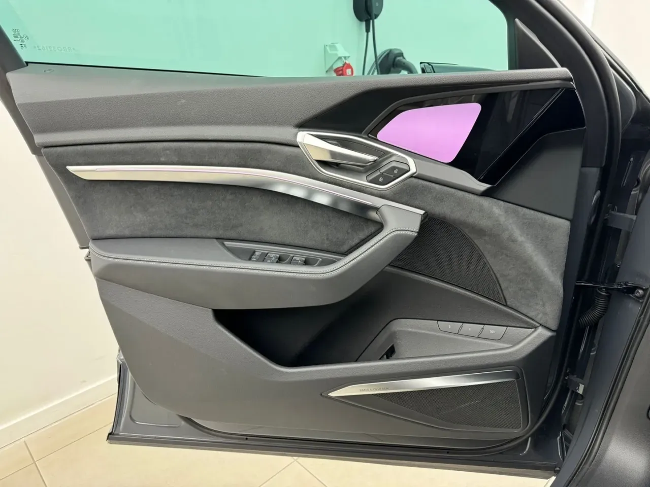 Audi Q8 Sportback E-tron - Imagem 6