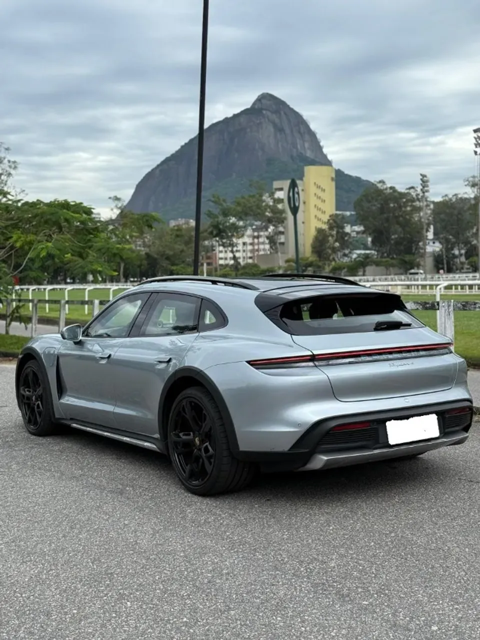 Porsche Taycan - Imagem 3