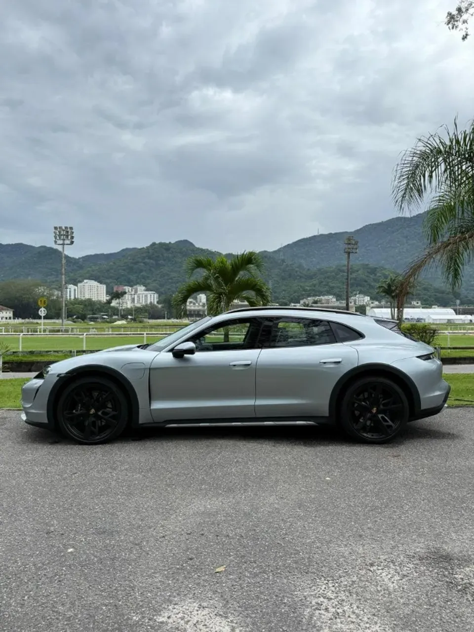 Porsche Taycan - Imagem 7