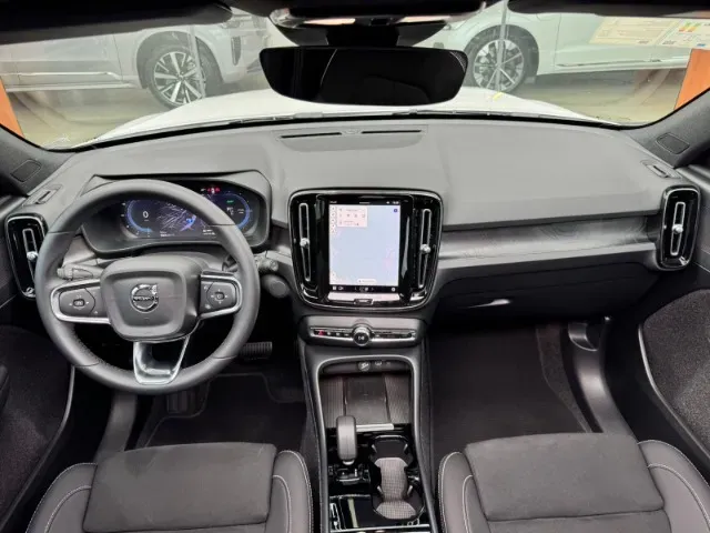 Volvo EX40 - Imagem 4