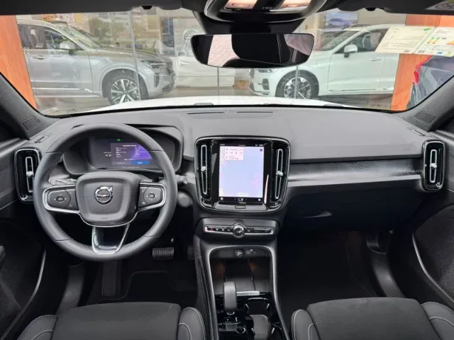 Volvo EX40 - Imagem 10