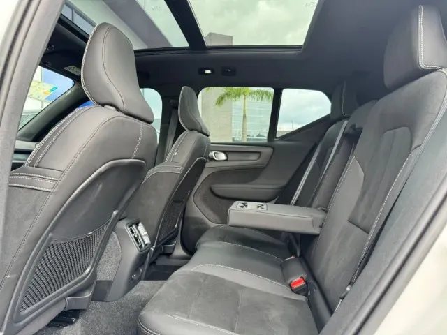 Volvo EX40 - Imagem 18