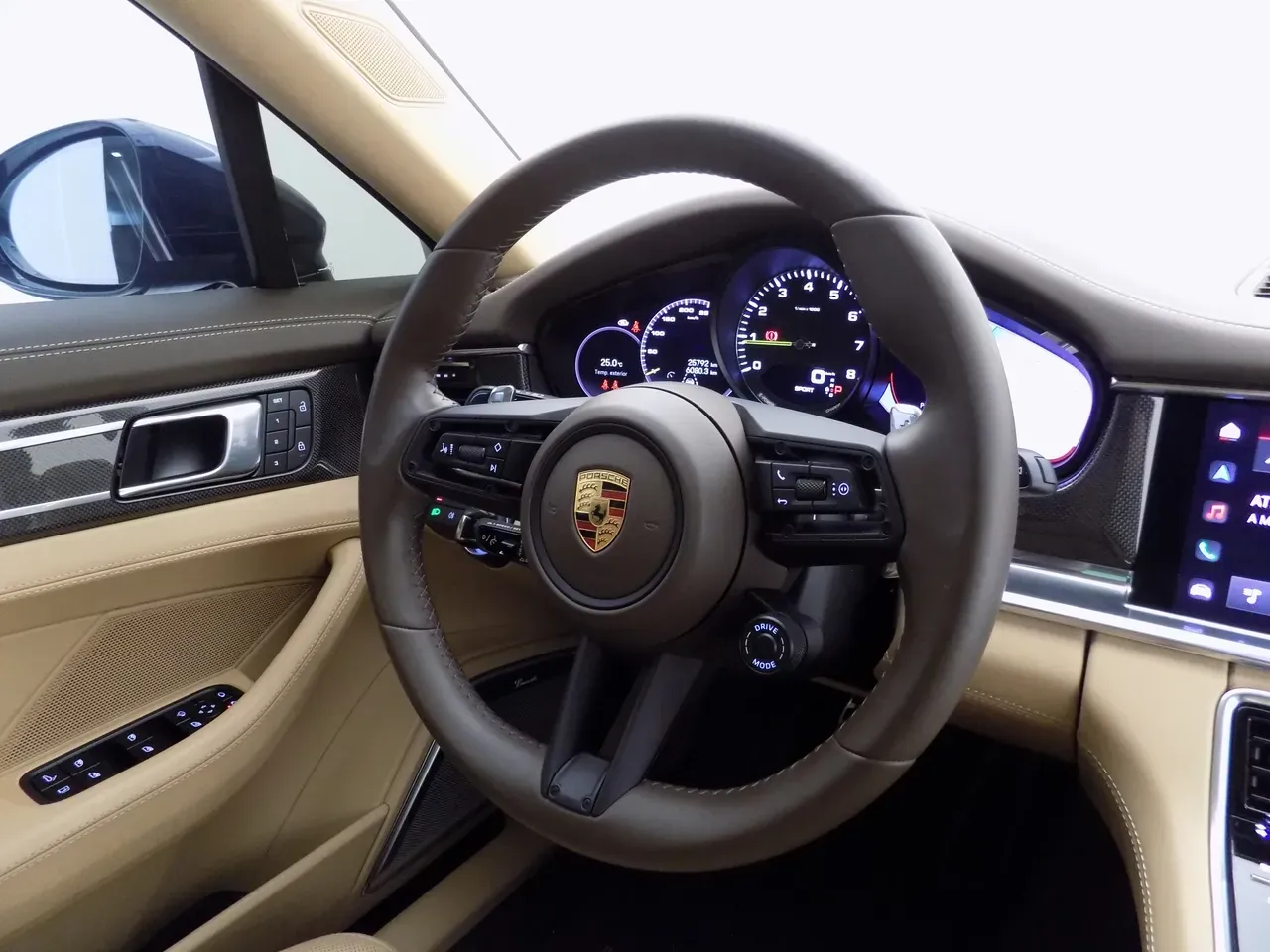 Porsche Panamera 4 E-hybrid - Imagem 17