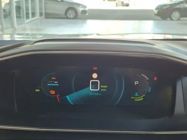 Peugeot E-2008 - Imagem 11