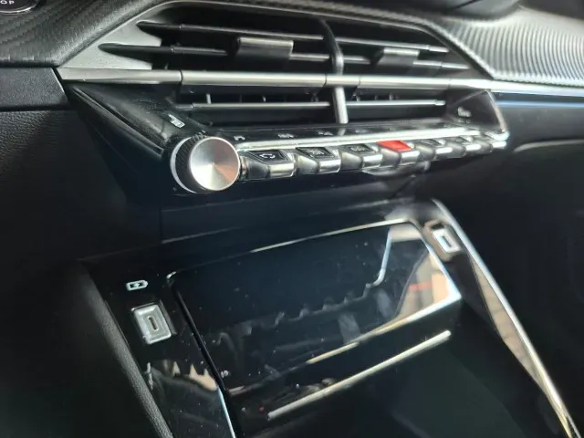 Peugeot E-2008 - Imagem 15