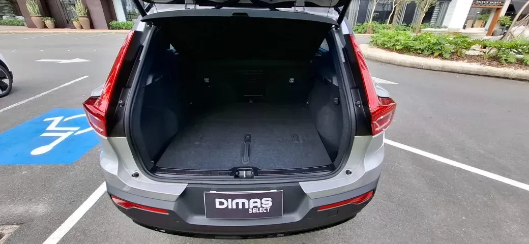 Volvo XC40 Recharge - Imagem 18