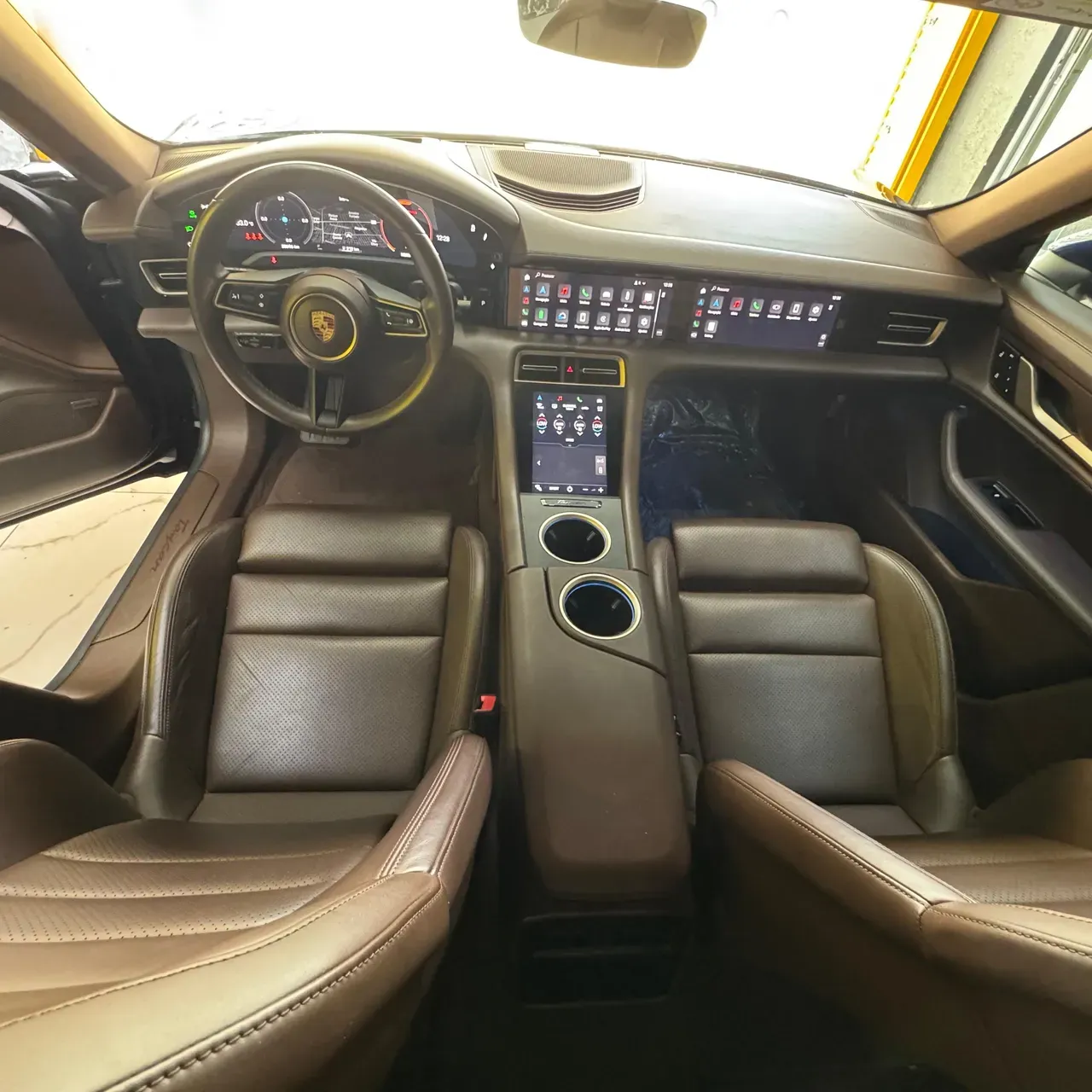 Porsche Taycan - Imagem 8