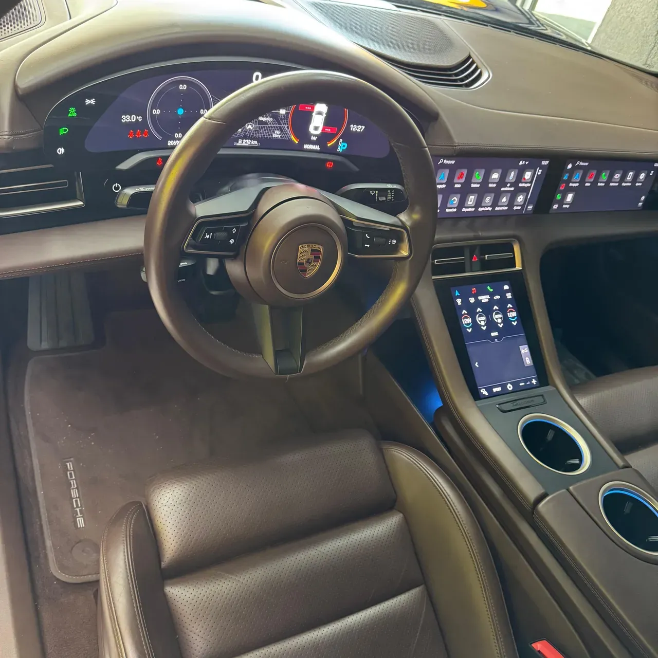 Porsche Taycan - Imagem 12