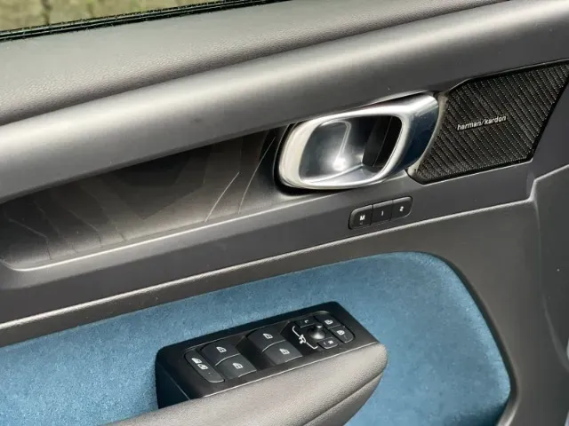 Volvo C40 Recharge - Imagem 12