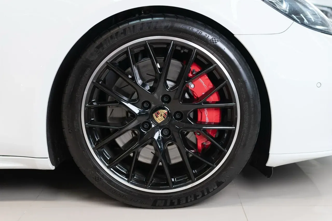 Porsche Panamera 4 E-hybrid - Imagem 5