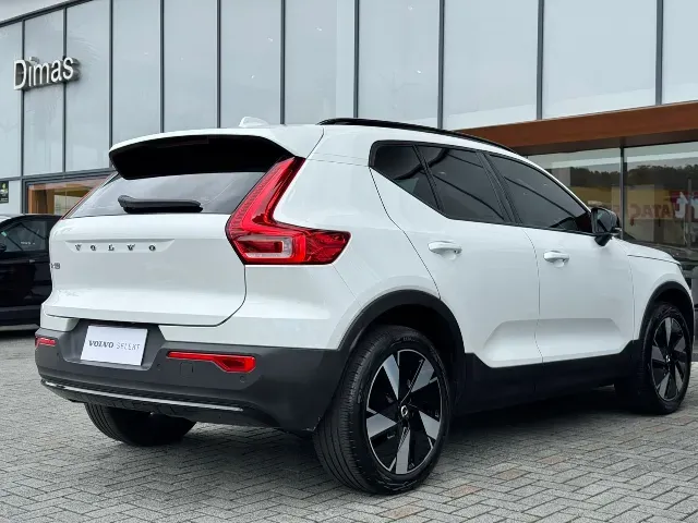 Volvo EX40 - Imagem 6