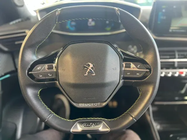 Peugeot E-2008 - Imagem 13