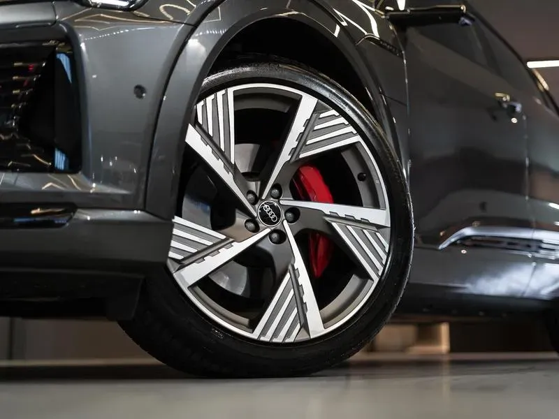 Audi Q8 E-tron - Imagem 19