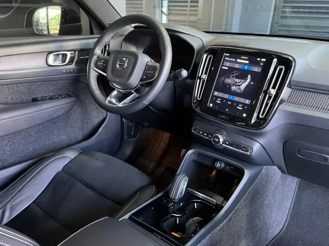 Volvo XC40 Recharge - Imagem 4