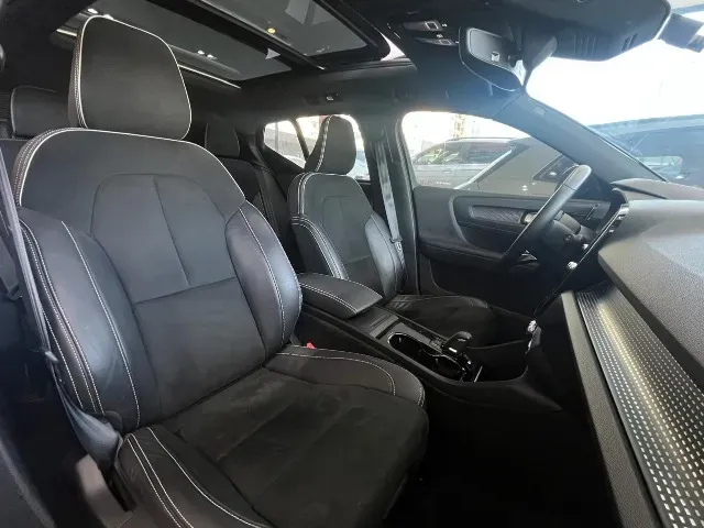 Volvo XC40 Recharge - Imagem 7