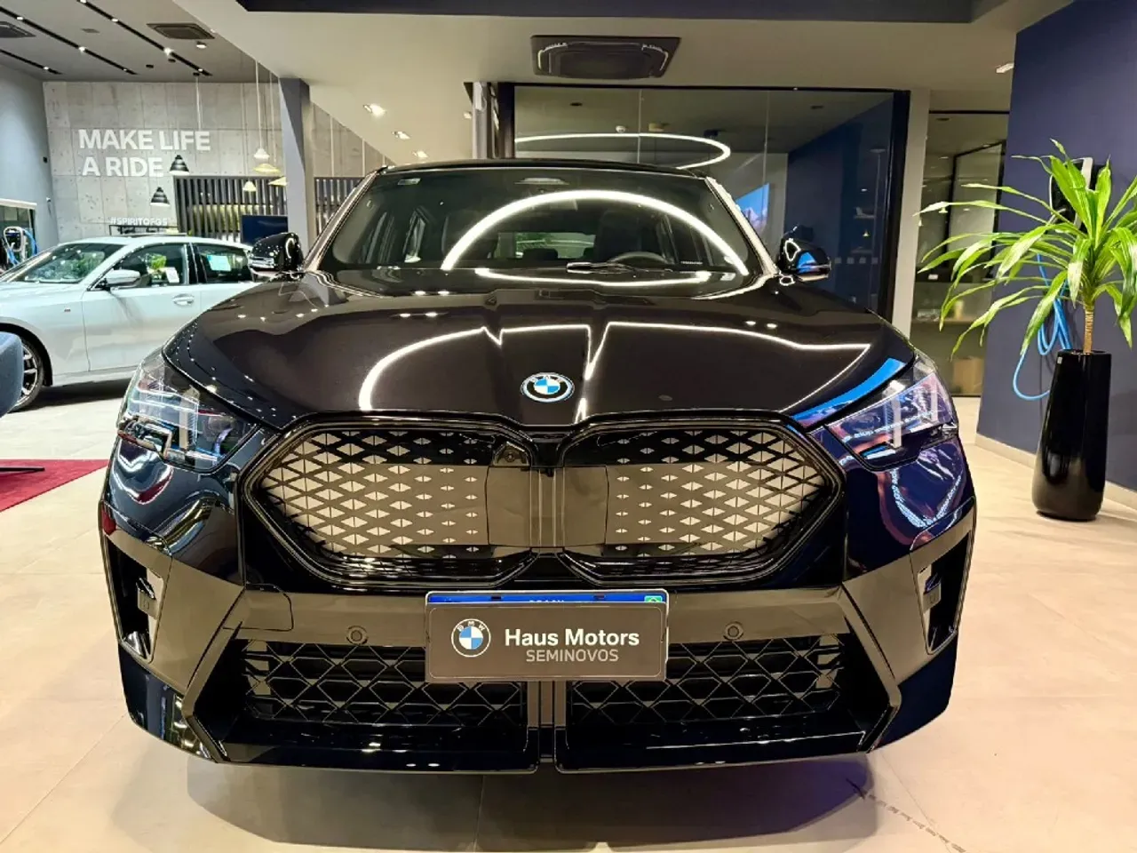 BMW IX2 - Imagem 7