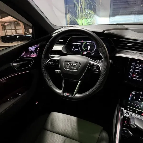 Audi E-tron - Imagem 13