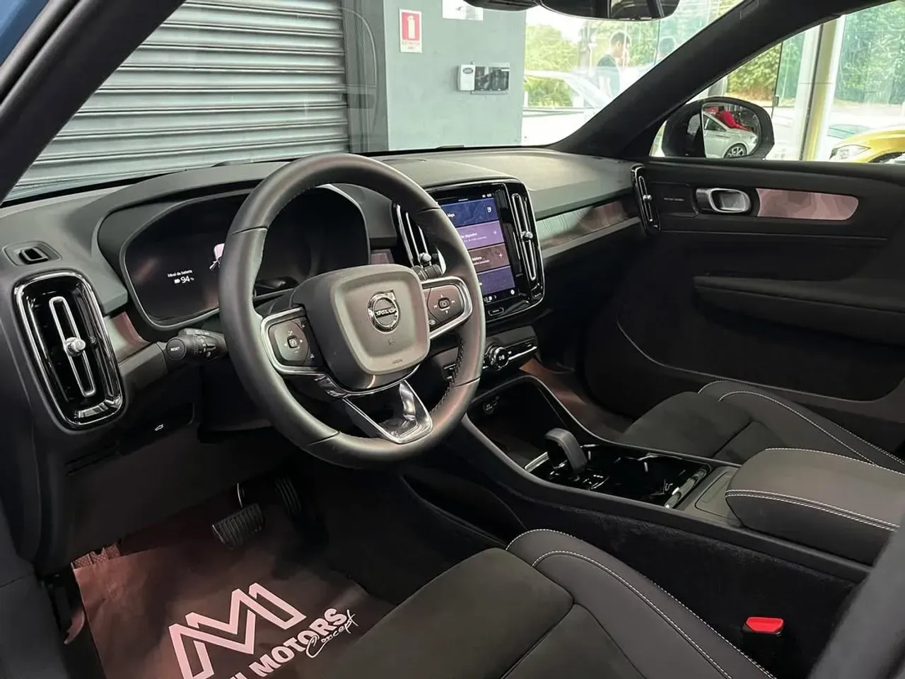 Volvo XC40 Recharge - Imagem 6