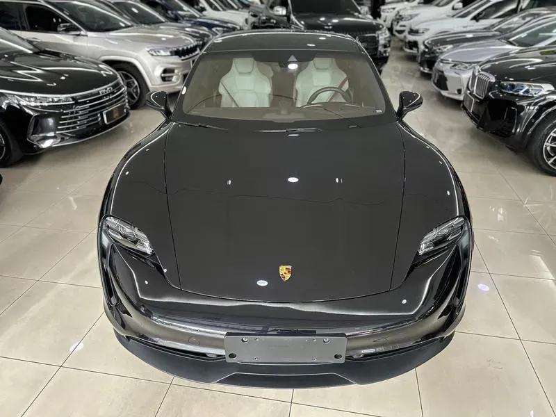 Porsche Taycan - Imagem 2