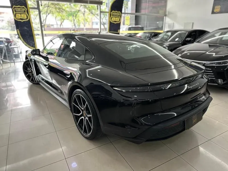 Porsche Taycan - Imagem 7