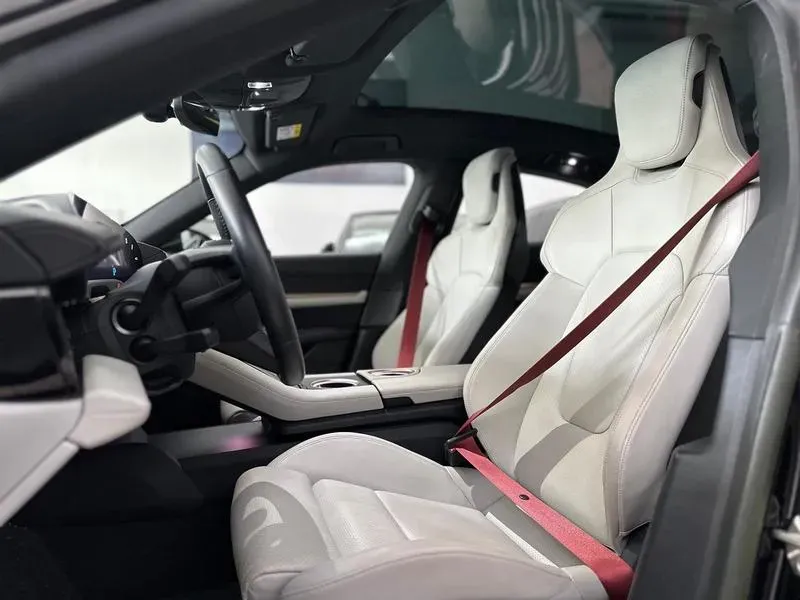 Porsche Taycan - Imagem 9