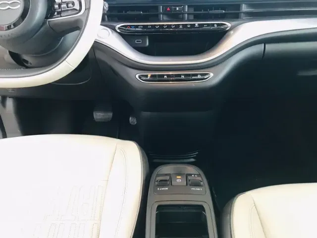 Fiat 500e - Imagem 15