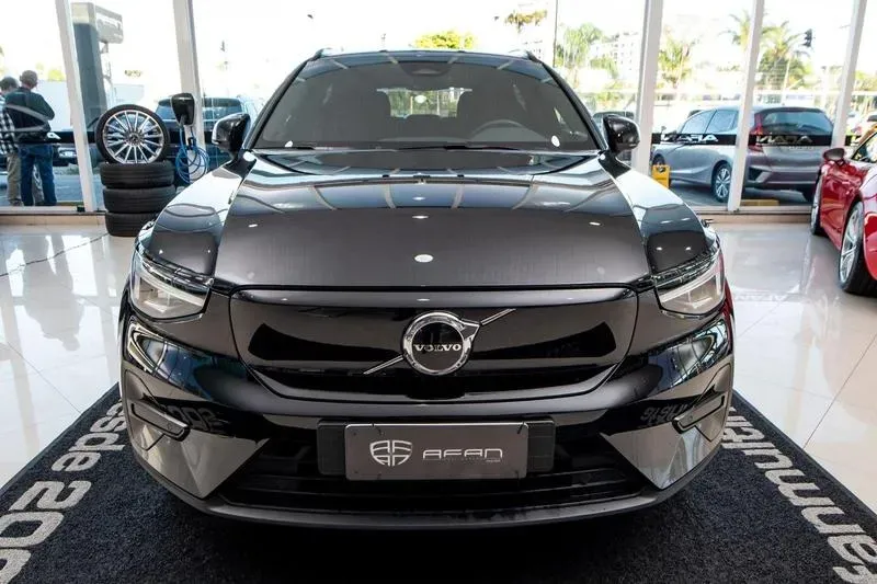 Volvo XC40 Recharge - Imagem 2