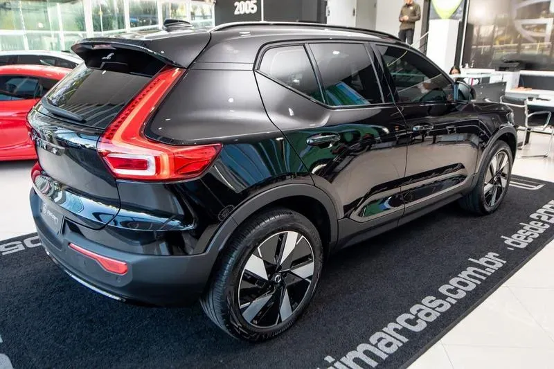 Volvo XC40 Recharge - Imagem 6