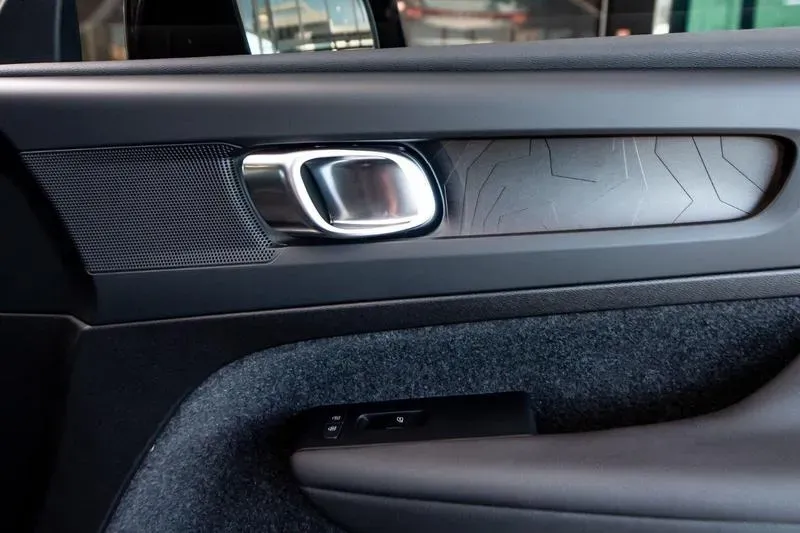 Volvo XC40 Recharge - Imagem 20