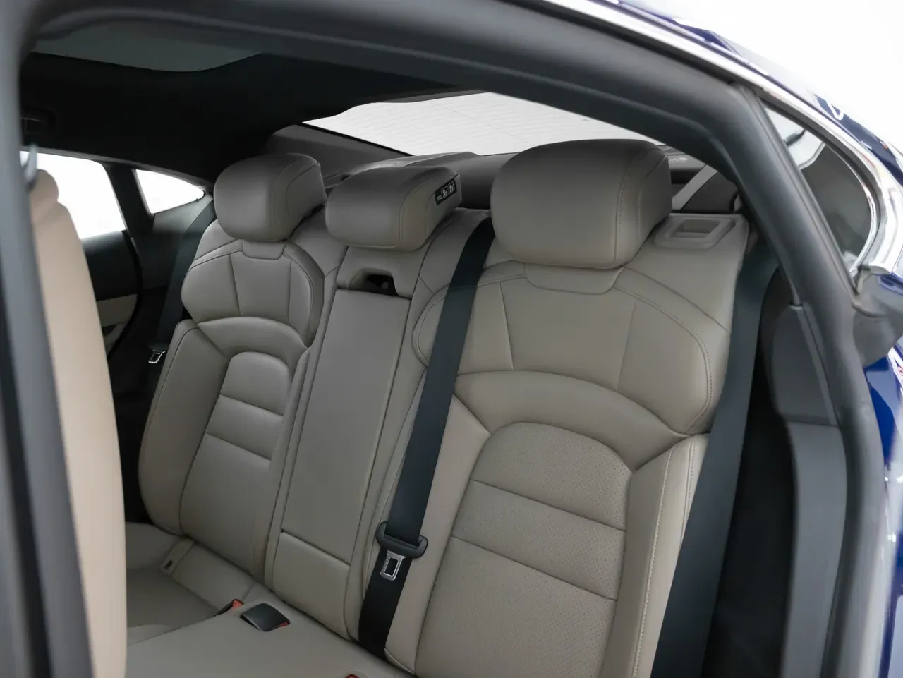 Porsche Taycan - Imagem 20