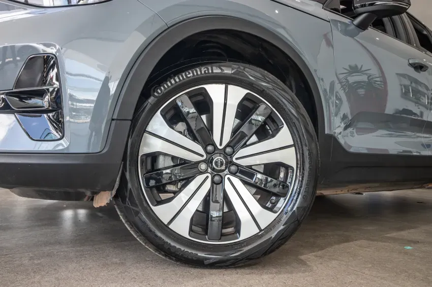 Volvo XC40 Recharge - Imagem 2