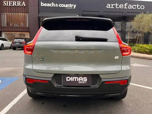 Volvo XC40 Recharge - Imagem 4