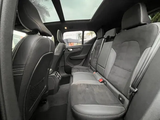 Volvo XC40 Recharge - Imagem 15