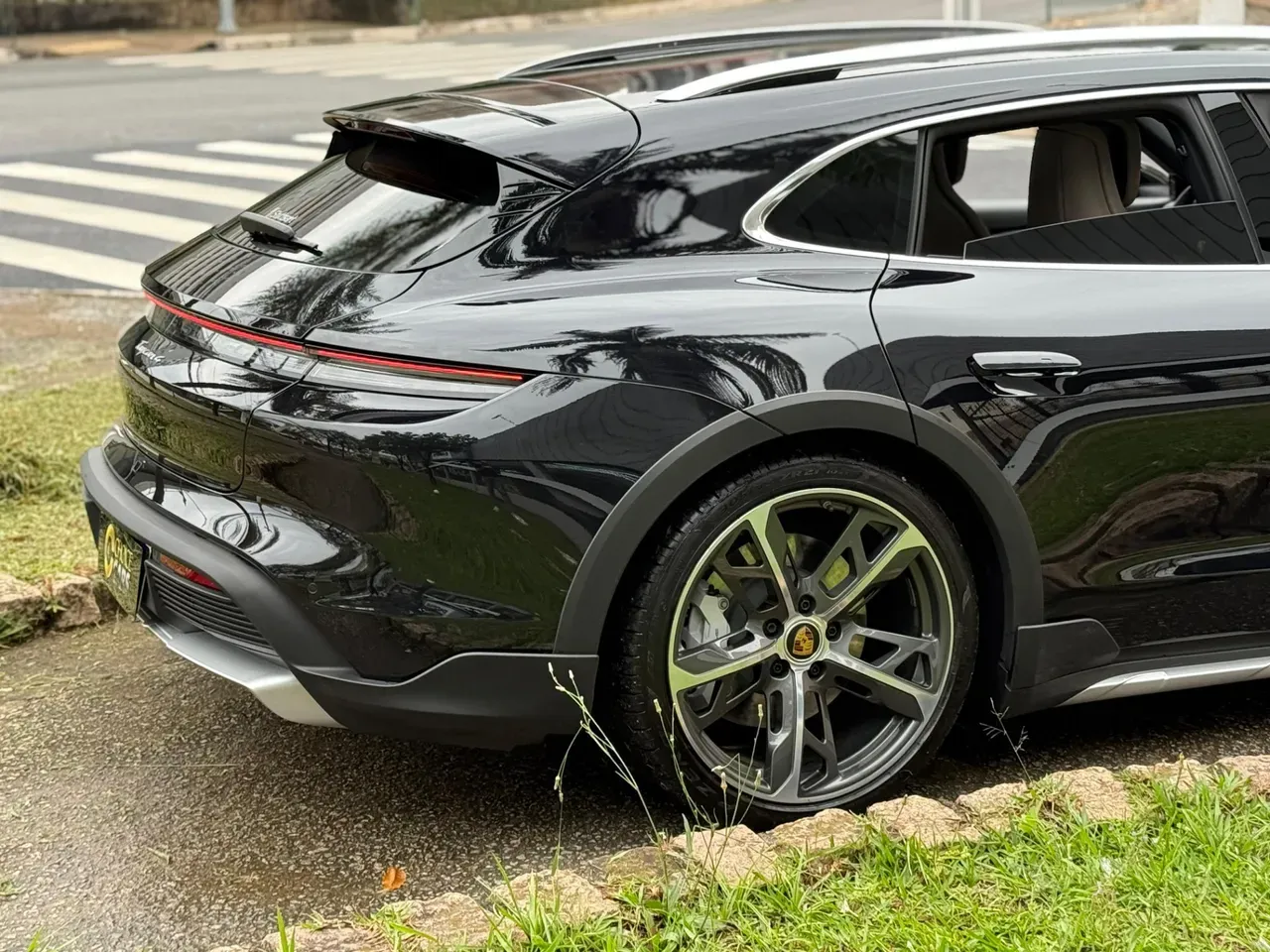 Porsche Taycan - Imagem 6