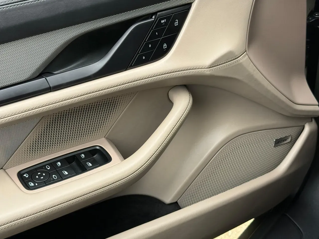 Porsche Taycan - Imagem 13