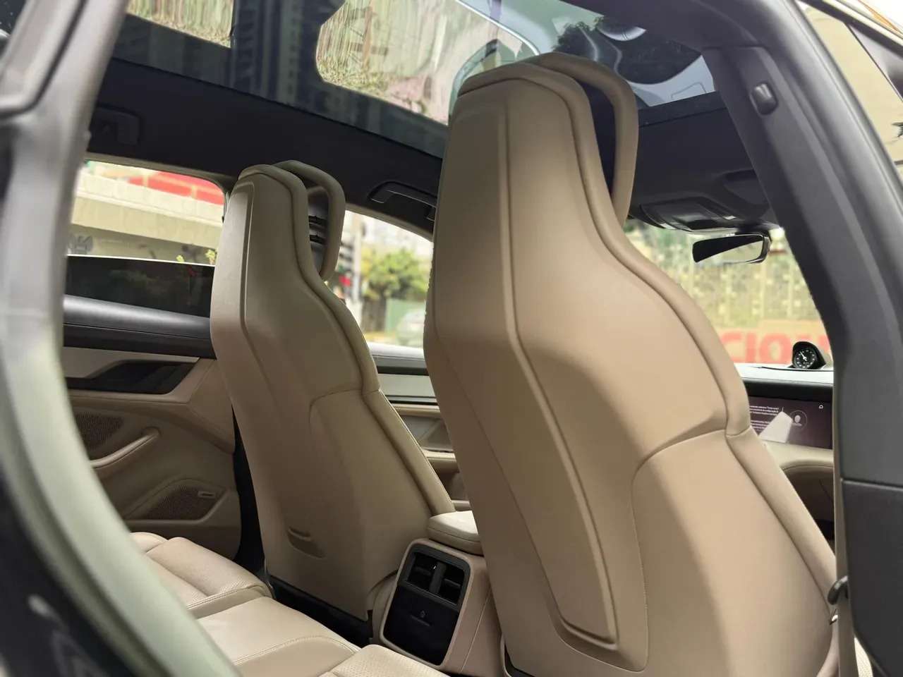 Porsche Taycan - Imagem 15